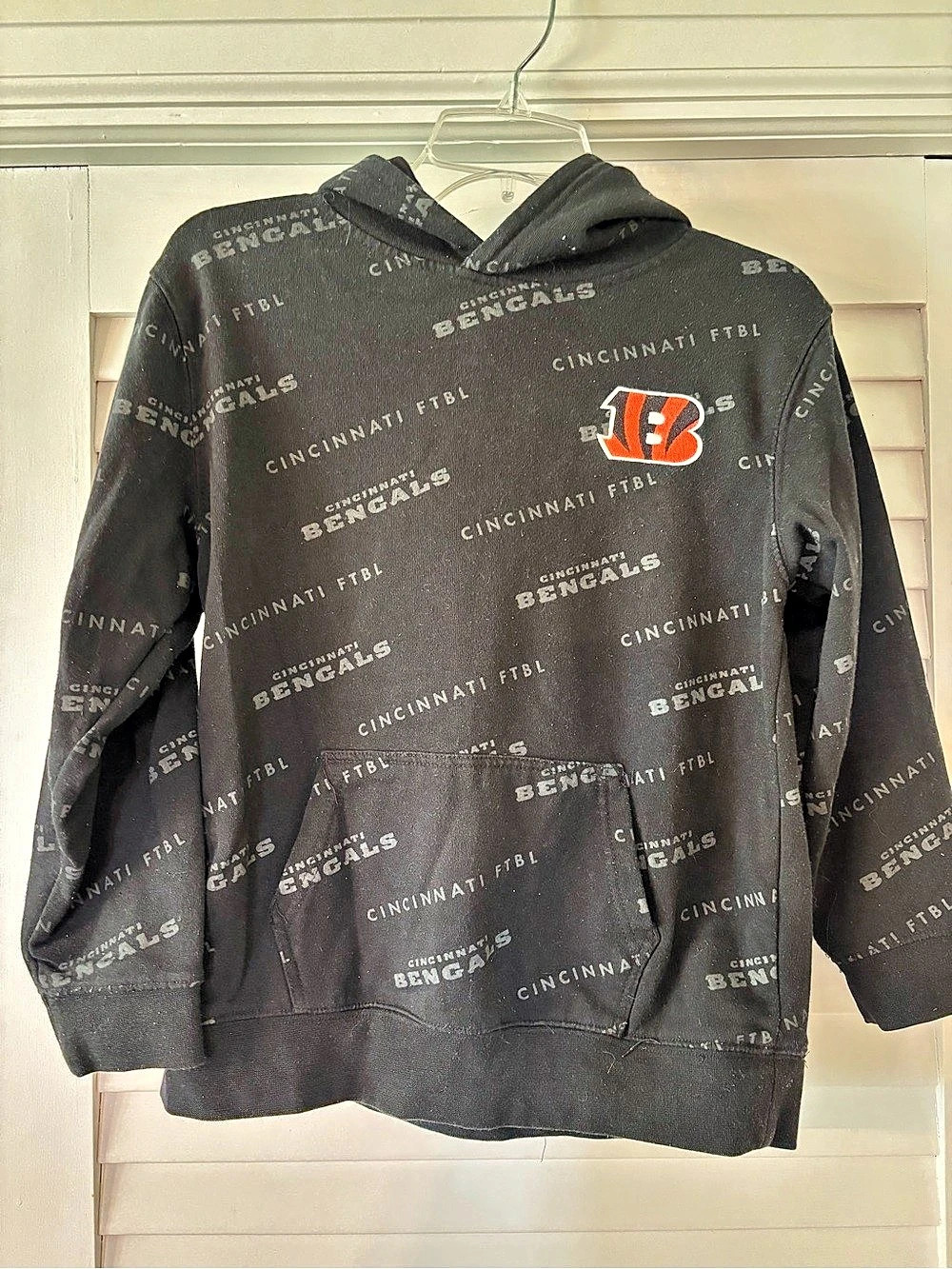 NFL Team Cincinnati Bengals Youth 14/16 All-Over Print Logo Pullover Hoodie